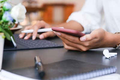 ¿Puedes suspender o pausar tus servicios de TV e internet durante un traslado?