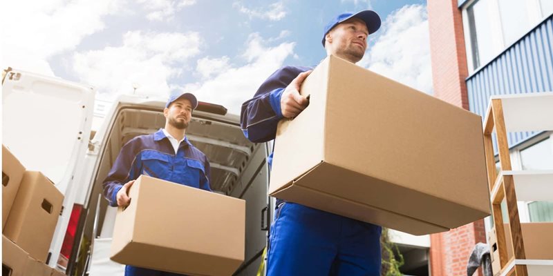 4 Factors to Consider When Hiring a Moving Company