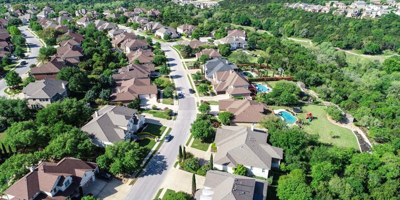 4 Factors to Consider When Moving into a New Neighborhood 
