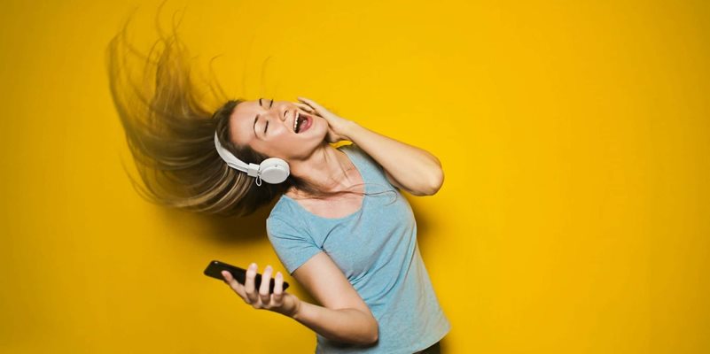 Moving Tunes: 5 Catchy Songs for a Moving Playlist