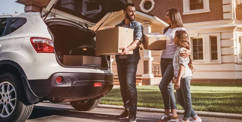 Lifting boxes safely while moving