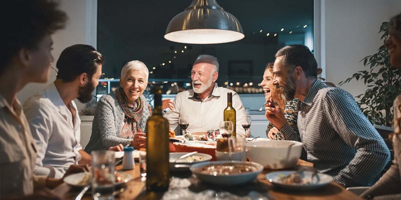 Meet new neighbors over food