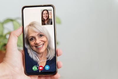 The 5 Best Video Calling Devices For Seniors